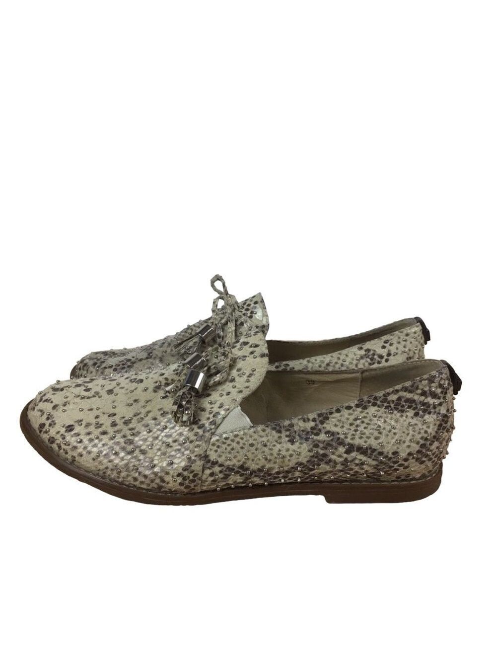 RUDSAK studded flats snake pattern shoes size 39 flats cream silver spikes
